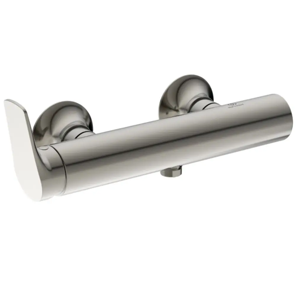 Brausearmatur von Ideal Standard mit runder Form und zwei Hebeln zur Temperatur- und Wassermengenregulierung. Aus glänzendem Metall gefertigt, für Wandmontage geeignet.